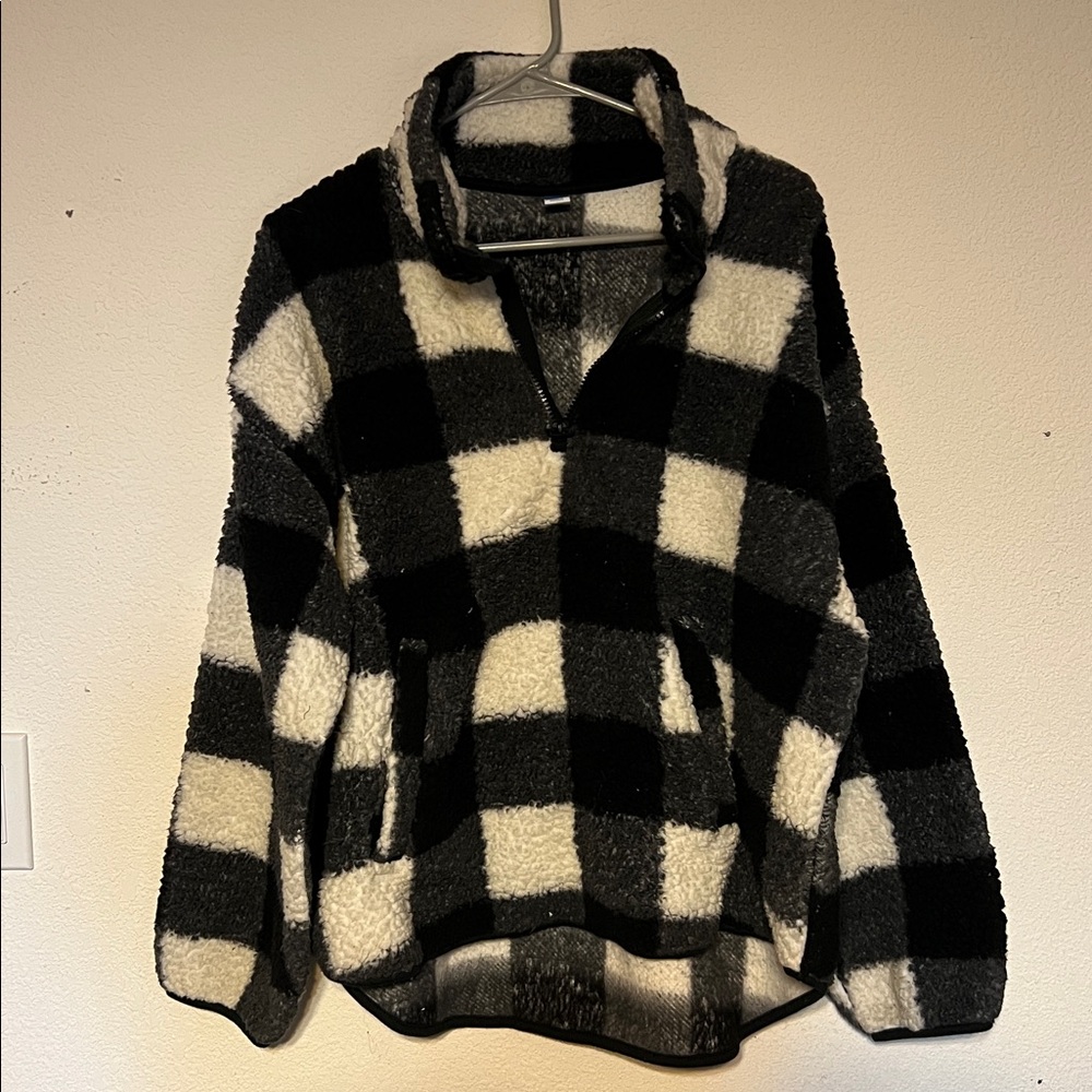 Old Navy Black and White Fleece/Sherpa Pullover